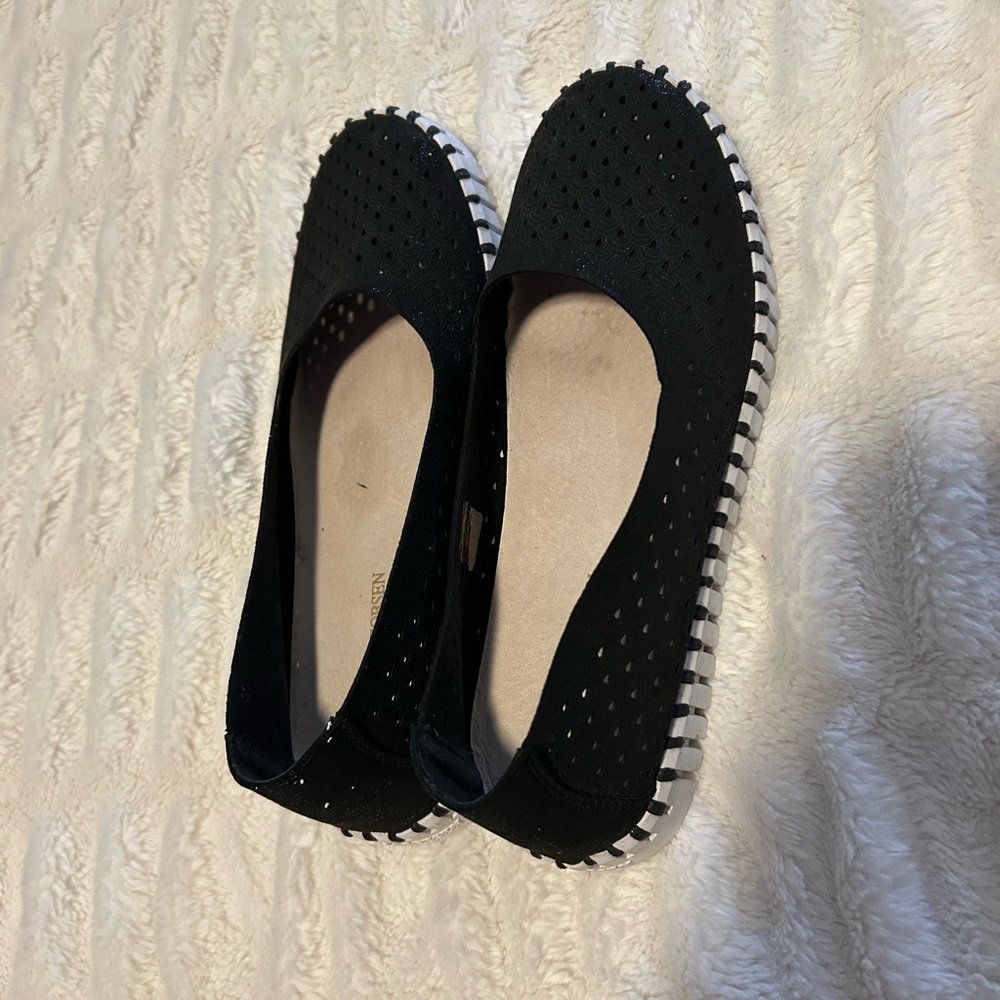 Isle Jacobsen Black Perforated Women's Flats, size 39 (8.5-9)